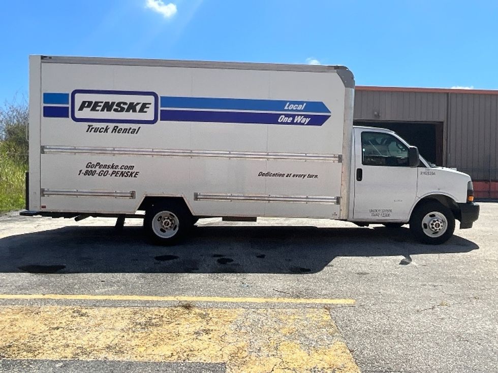 Light Duty Box Truck-Light and Medium Duty Trucks-GMC-2022-Savana G33903-Tampa-FL-119,113\n\t\tmiles-$ 29,250 - Image 14