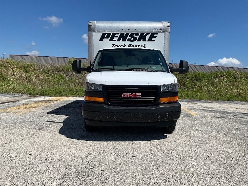 Light Duty Box Truck-Light and Medium Duty Trucks-GMC-2022-Savana G33903-Tampa-FL-119,113\n\t\tmiles-$ 29,250 - Image 2