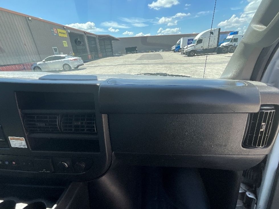 Light Duty Box Truck-Light and Medium Duty Trucks-GMC-2022-Savana G33903-Tampa-FL-119,113\n\t\tmiles-$ 29,250 - Image 20
