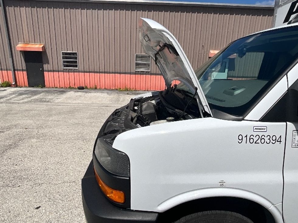 Light Duty Box Truck-Light and Medium Duty Trucks-GMC-2022-Savana G33903-Tampa-FL-119,113\n\t\tmiles-$ 29,250 - Image 23