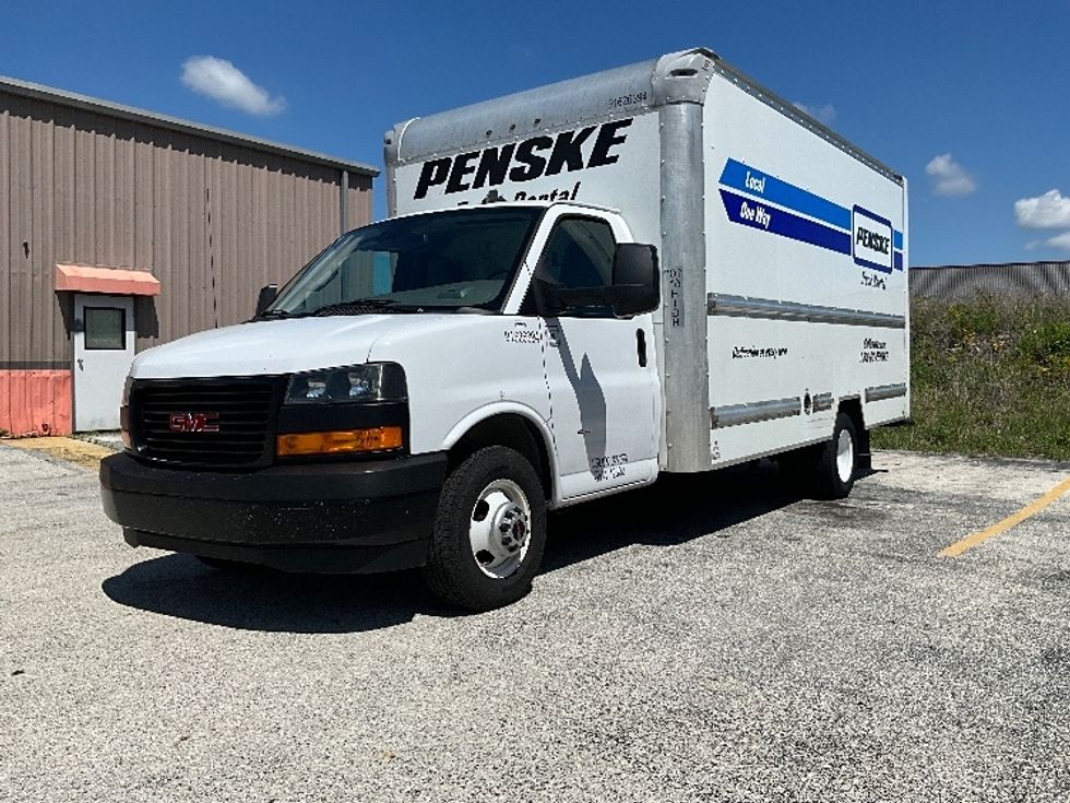 Light Duty Box Truck-Light and Medium Duty Trucks-GMC-2022-Savana G33903-Tampa-FL-119,113\n\t\tmiles-$ 29,250 - Image 3