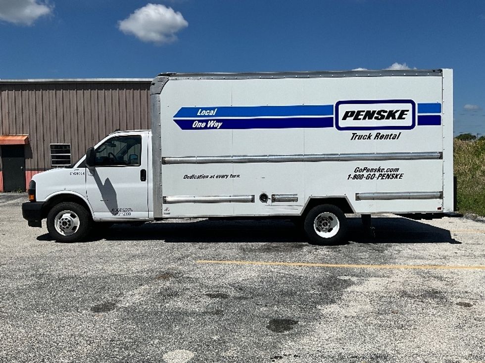 Light Duty Box Truck-Light and Medium Duty Trucks-GMC-2022-Savana G33903-Tampa-FL-119,113\n\t\tmiles-$ 29,250 - Image 4