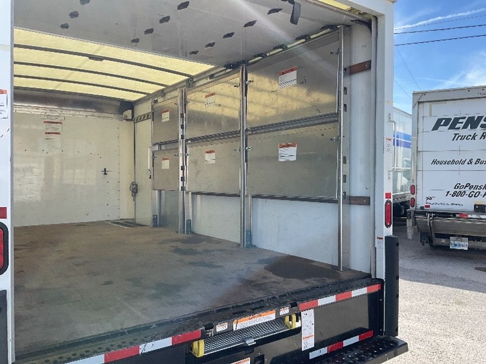 Light Duty Box Truck-Light and Medium Duty Trucks-GMC-2022-Savana G33903-Tampa-FL-24,140\n\t\tmiles-$ 51,500 - Image 12