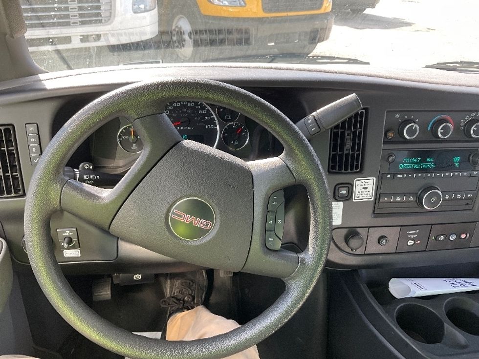 Light Duty Box Truck-Light and Medium Duty Trucks-GMC-2022-Savana G33903-Tampa-FL-24,140\n\t\tmiles-$ 51,500 - Image 17