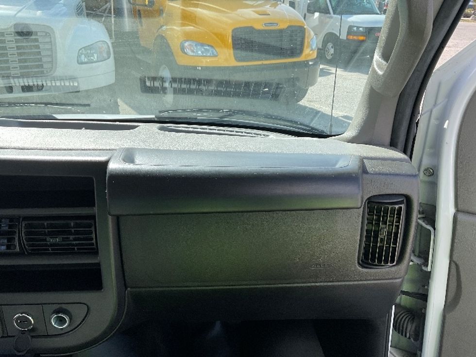 Light Duty Box Truck-Light and Medium Duty Trucks-GMC-2022-Savana G33903-Tampa-FL-24,140\n\t\tmiles-$ 51,500 - Image 20