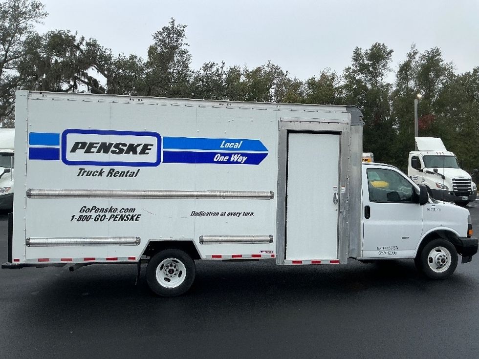 Light Duty Box Truck-Light and Medium Duty Trucks-GMC-2022-Savana G33903-Tampa-FL-25,963\n\t\tmiles-$ 51,250 - Image 15