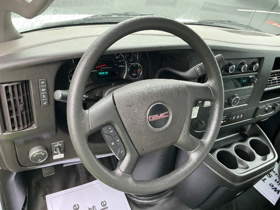 Light Duty Box Truck-Light and Medium Duty Trucks-GMC-2022-Savana G33903-Tampa-FL-25,963\n\t\tmiles-$ 51,250 - Image 17