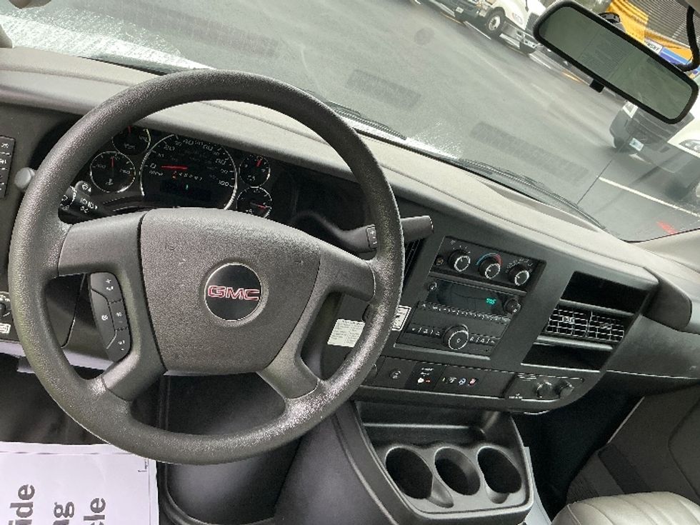 Light Duty Box Truck-Light and Medium Duty Trucks-GMC-2022-Savana G33903-Tampa-FL-25,963\n\t\tmiles-$ 51,250 - Image 18