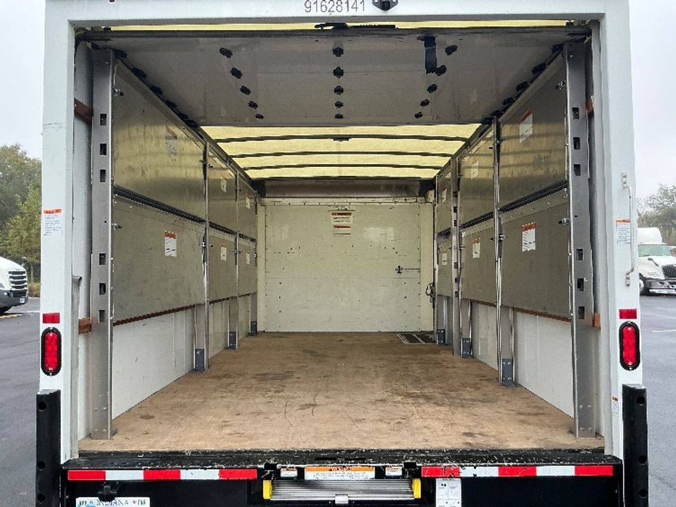 Light Duty Box Truck-Light and Medium Duty Trucks-GMC-2022-Savana G33903-Tampa-FL-25,963\n\t\tmiles-$ 51,250 - Image 8