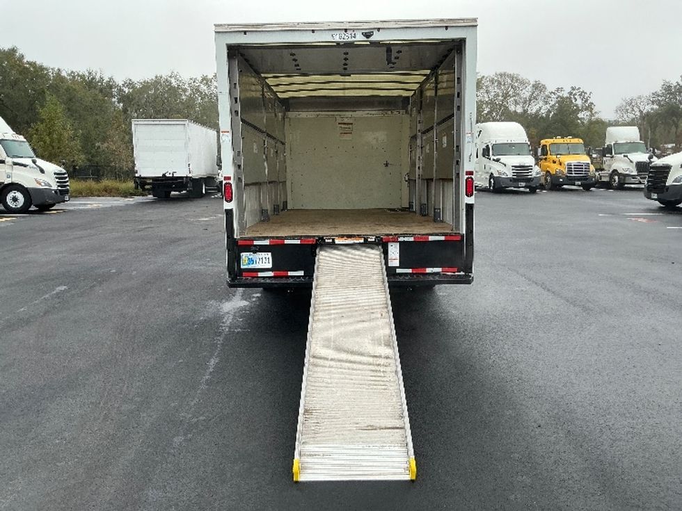 Light Duty Box Truck-Light and Medium Duty Trucks-GMC-2022-Savana G33903-Tampa-FL-25,963\n\t\tmiles-$ 51,250 - Image 9