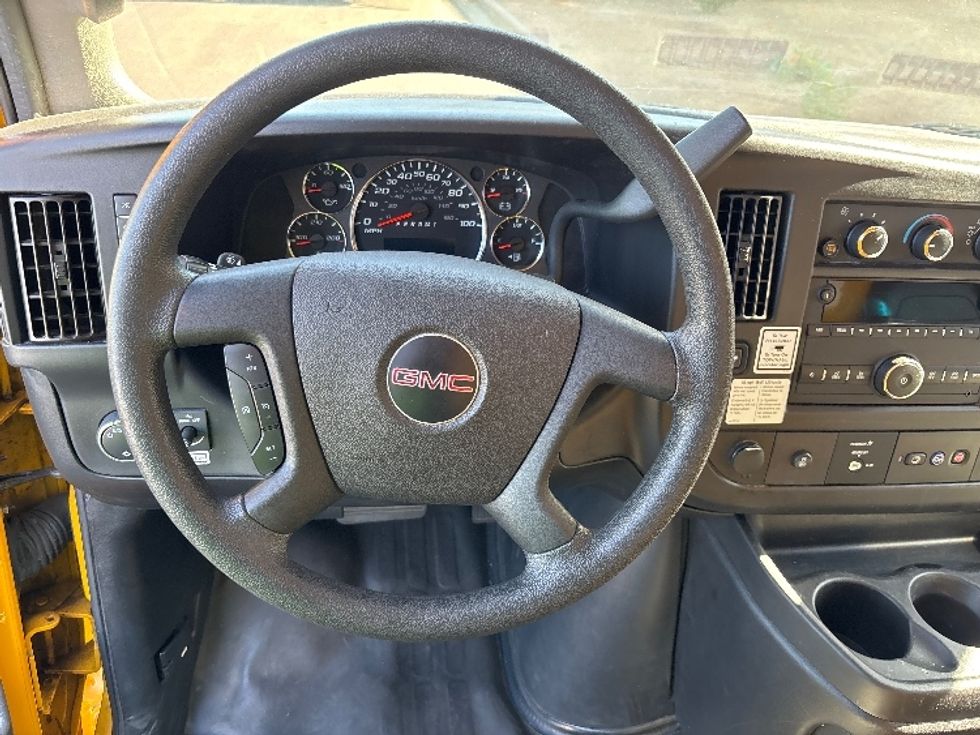 Light Duty Box Truck-Light and Medium Duty Trucks-GMC-2022-Savana G33903-Tempe-AZ-85,234\n\t\tmiles-$ 30,500 - Image 18