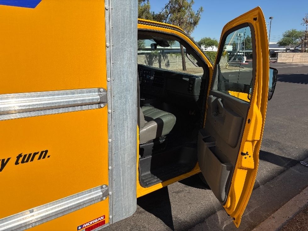 Light Duty Box Truck-Light and Medium Duty Trucks-GMC-2022-Savana G33903-Tempe-AZ-85,234\n\t\tmiles-$ 30,500 - Image 20