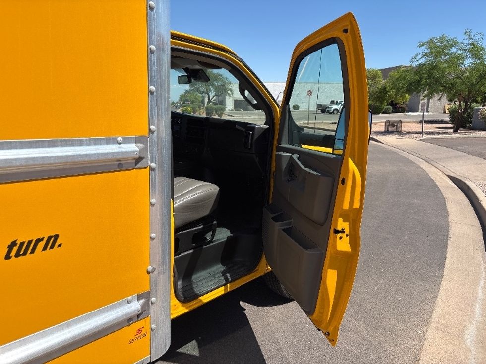 Light Duty Box Truck-Light and Medium Duty Trucks-GMC-2022-Savana G33903-Tempe-AZ-97,755\n\t\tmiles-$ 29,750 - Image 20