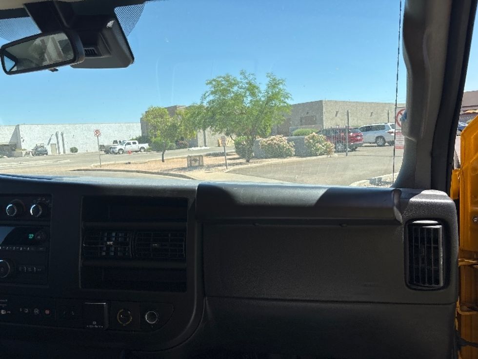 Light Duty Box Truck-Light and Medium Duty Trucks-GMC-2022-Savana G33903-Tempe-AZ-97,755\n\t\tmiles-$ 29,750 - Image 21