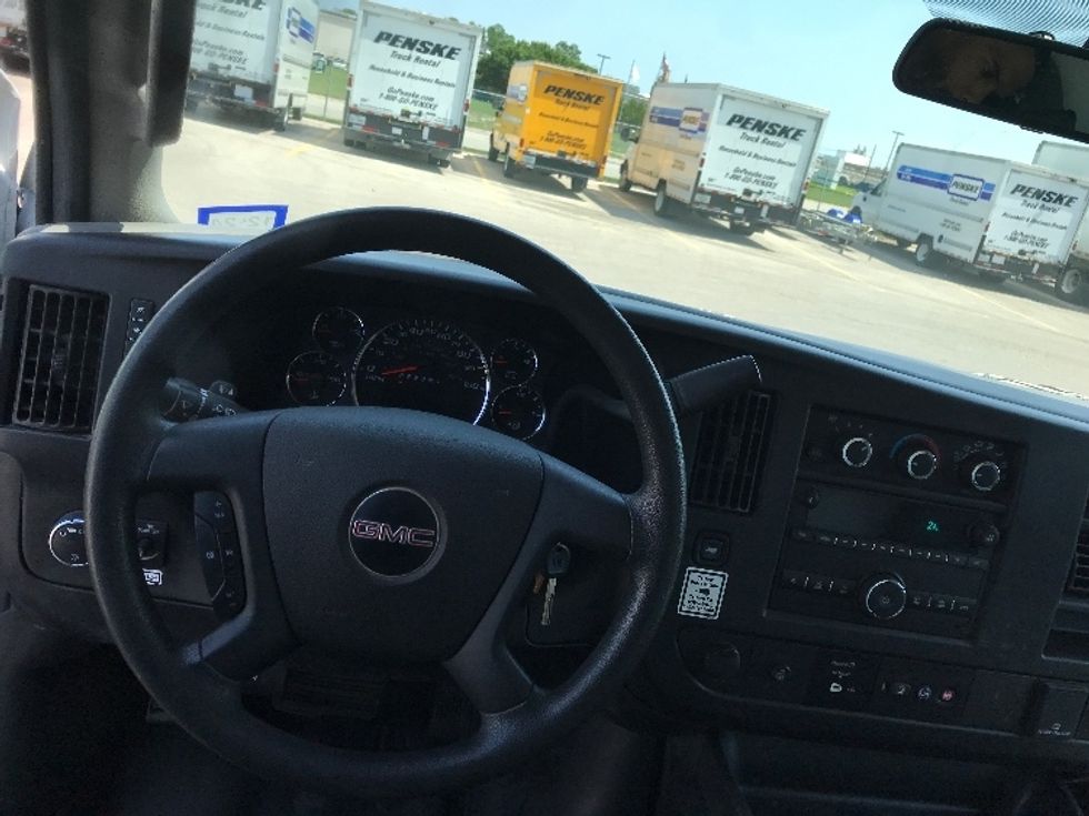 Light Duty Box Truck-Light and Medium Duty Trucks-GMC-2022-Savana G33903-Temple-TX-66,751\n\t\tmiles-$ 39,500 - Image 18