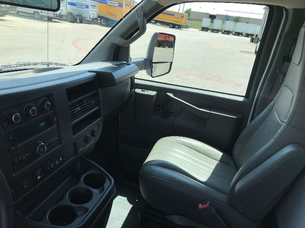 Light Duty Box Truck-Light and Medium Duty Trucks-GMC-2022-Savana G33903-Temple-TX-66,751\n\t\tmiles-$ 39,500 - Image 19