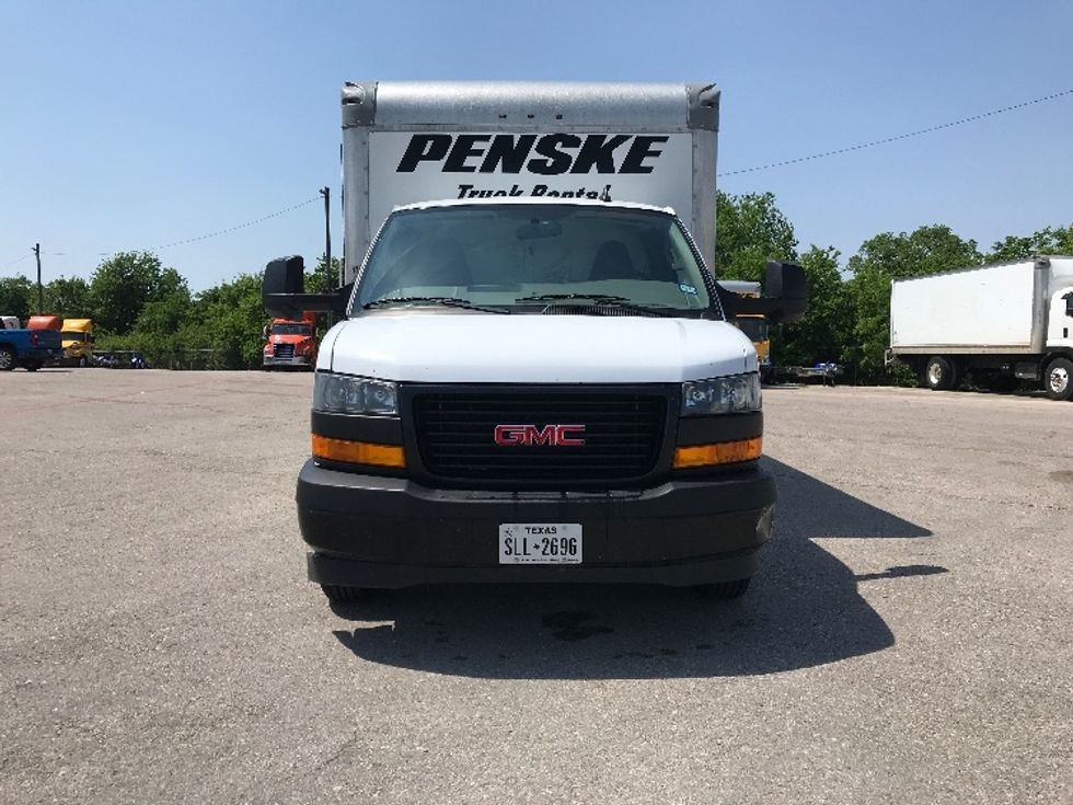 Light Duty Box Truck-Light and Medium Duty Trucks-GMC-2022-Savana G33903-Temple-TX-66,751\n\t\tmiles-$ 39,500 - Image 2