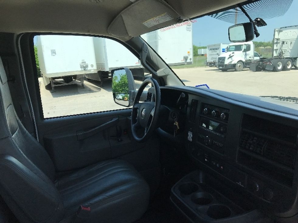 Light Duty Box Truck-Light and Medium Duty Trucks-GMC-2022-Savana G33903-Temple-TX-66,751\n\t\tmiles-$ 39,500 - Image 22