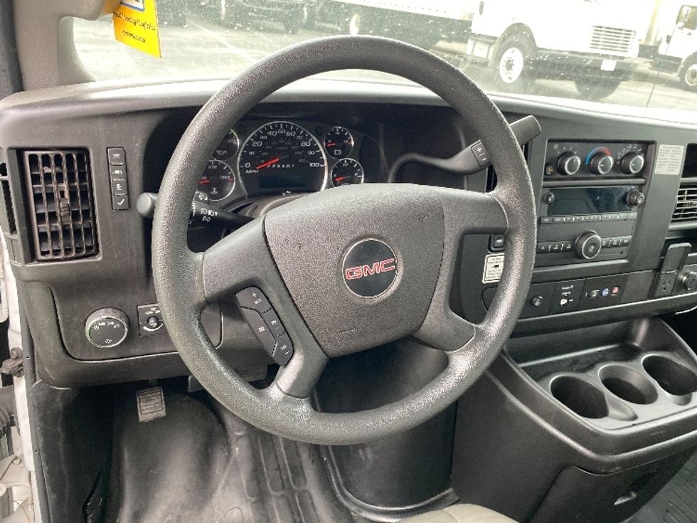 Light Duty Box Truck-Light and Medium Duty Trucks-GMC-2022-Savana G33903-Torrance-CA-103,895\n\t\tmiles-$ 32,000 - Image 17