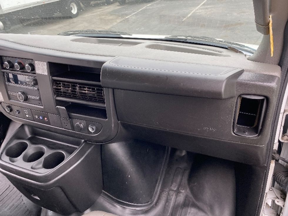 Light Duty Box Truck-Light and Medium Duty Trucks-GMC-2022-Savana G33903-Torrance-CA-103,895\n\t\tmiles-$ 32,000 - Image 20