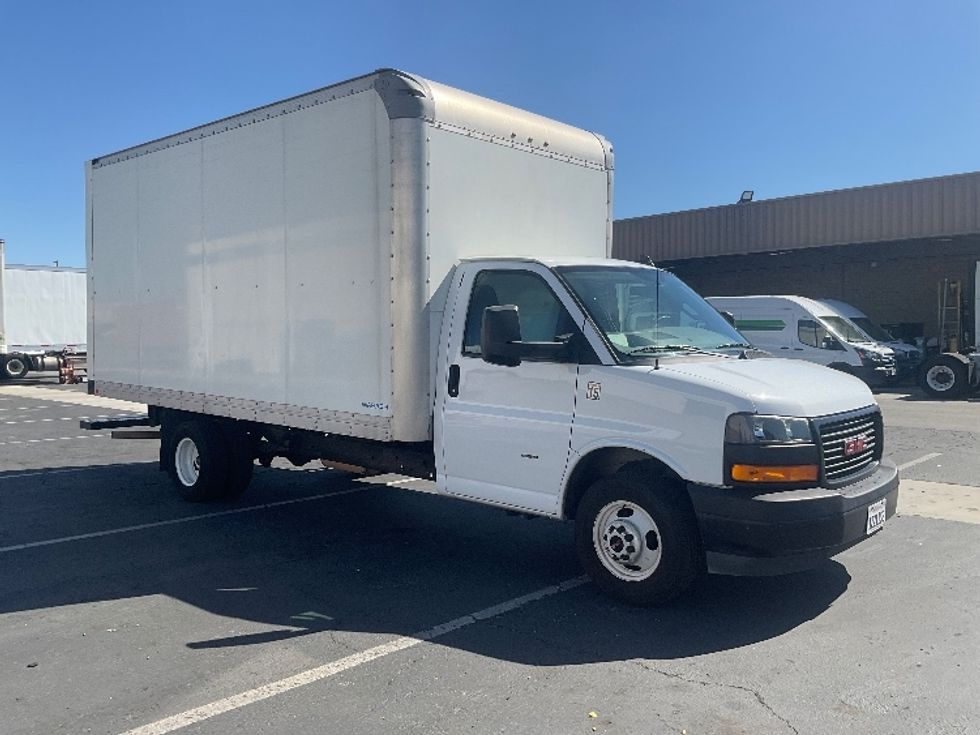 Light Duty Box Truck-Light and Medium Duty Trucks-GMC-2022-Savana G33903-Torrance-CA-135,611\n\t\tmiles-$ 25,250 - Image 1