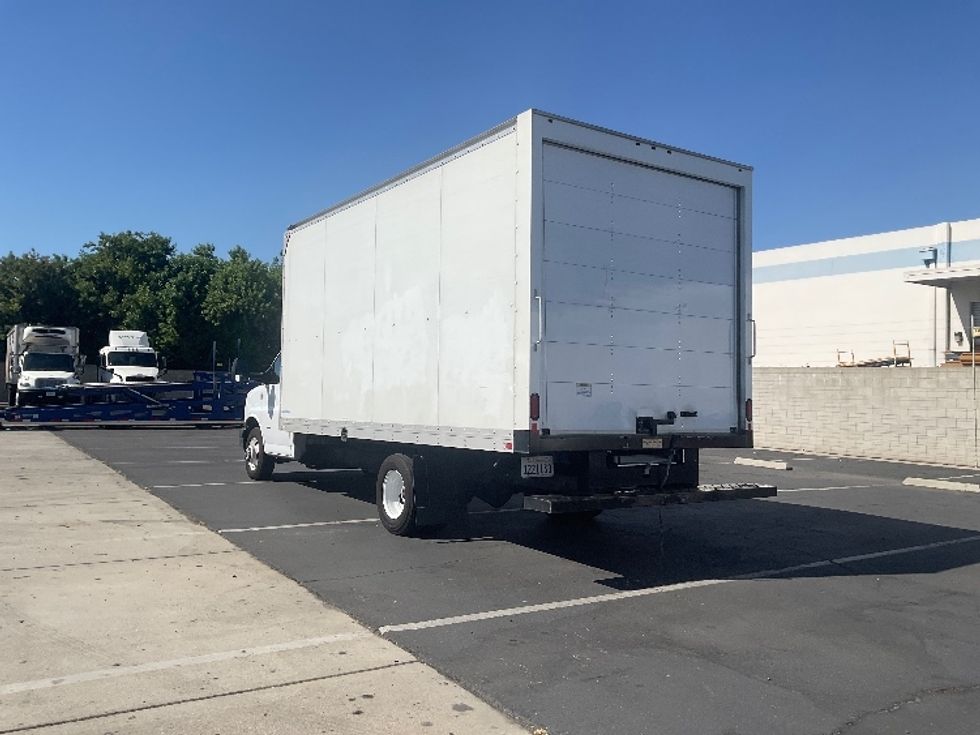 Light Duty Box Truck-Light and Medium Duty Trucks-GMC-2022-Savana G33903-Torrance-CA-135,611\n\t\tmiles-$ 25,250 - Image 6