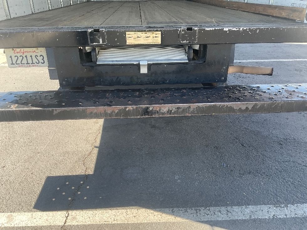 Light Duty Box Truck-Light and Medium Duty Trucks-GMC-2022-Savana G33903-Torrance-CA-135,611\n\t\tmiles-$ 25,250 - Image 9