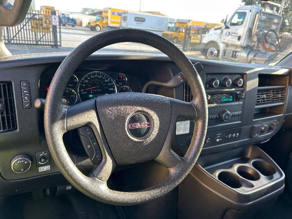 Light Duty Box Truck-Light and Medium Duty Trucks-GMC-2022-Savana G33903-Torrance-CA-22,492\n\t\tmiles-$ 53,500 - Image 17