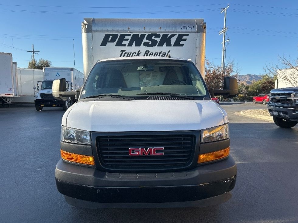Light Duty Box Truck-Light and Medium Duty Trucks-GMC-2022-Savana G33903-Torrance-CA-22,492\n\t\tmiles-$ 53,500 - Image 2