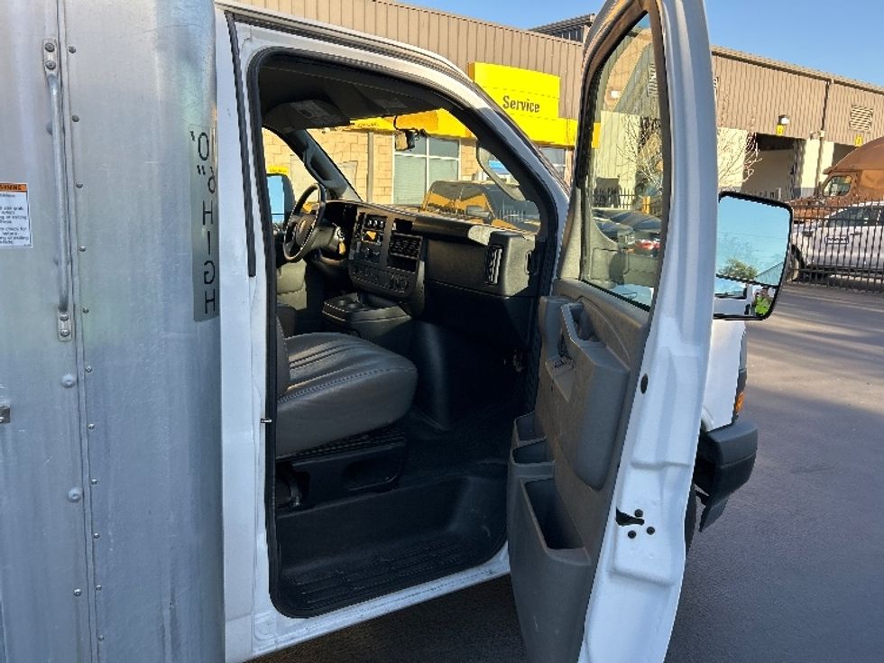 Light Duty Box Truck-Light and Medium Duty Trucks-GMC-2022-Savana G33903-Torrance-CA-22,492\n\t\tmiles-$ 53,500 - Image 20