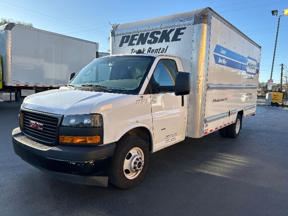 Light Duty Box Truck-Light and Medium Duty Trucks-GMC-2022-Savana G33903-Torrance-CA-22,492\n\t\tmiles-$ 53,500 - Image 3