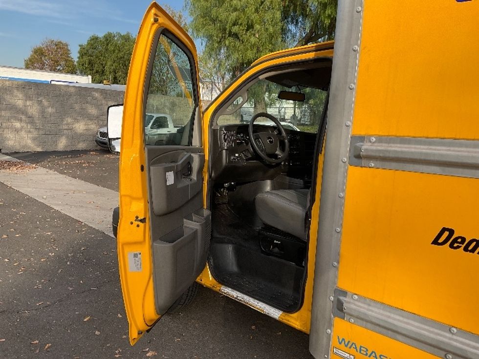 Light Duty Box Truck-Light and Medium Duty Trucks-GMC-2022-Savana G33903-Torrance-CA-27,740\n\t\tmiles-$ 47,500 - Image 16