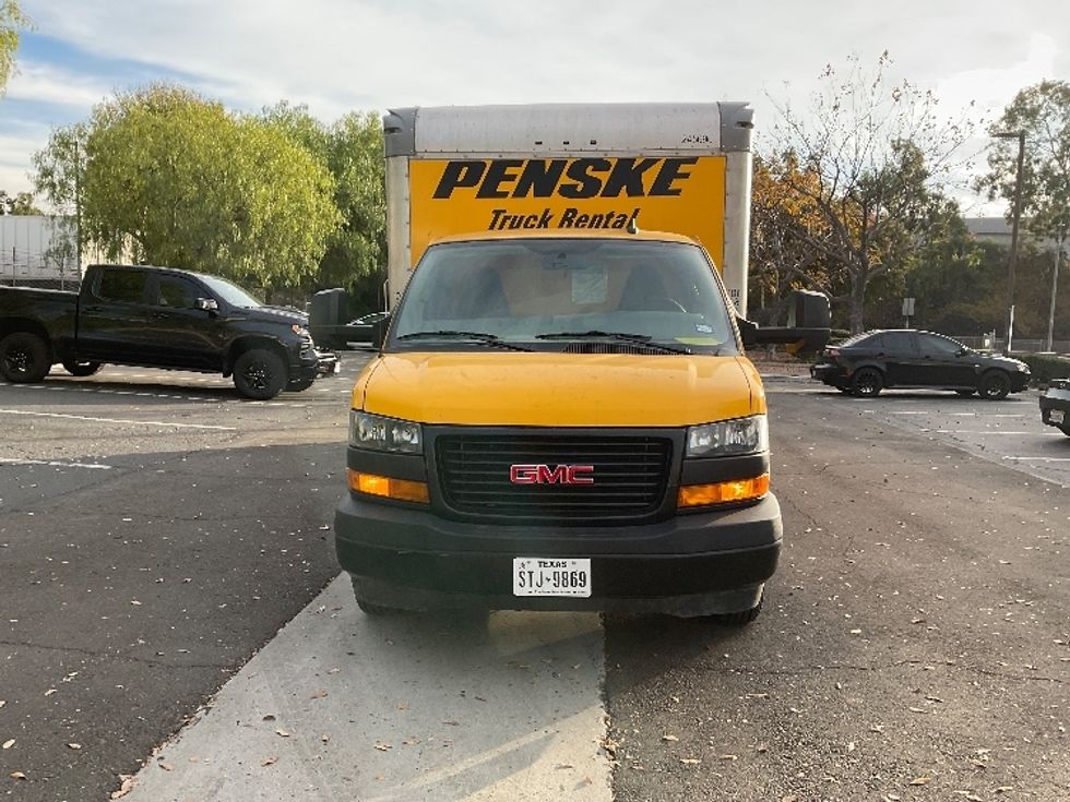 Light Duty Box Truck-Light and Medium Duty Trucks-GMC-2022-Savana G33903-Torrance-CA-27,740\n\t\tmiles-$ 47,500 - Image 2