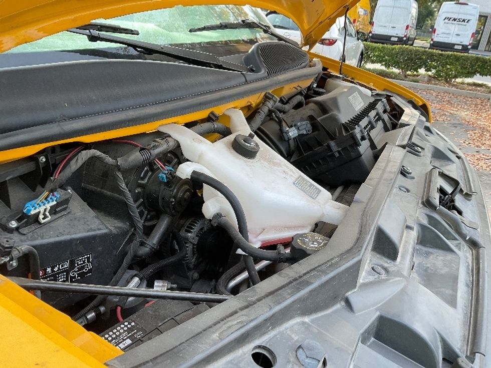 Light Duty Box Truck-Light and Medium Duty Trucks-GMC-2022-Savana G33903-Torrance-CA-27,740\n\t\tmiles-$ 47,500 - Image 23