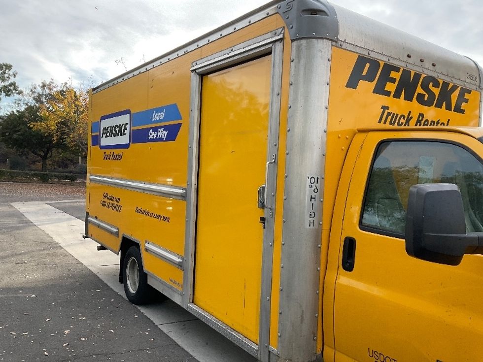 Light Duty Box Truck-Light and Medium Duty Trucks-GMC-2022-Savana G33903-Torrance-CA-27,740\n\t\tmiles-$ 47,500 - Image 25