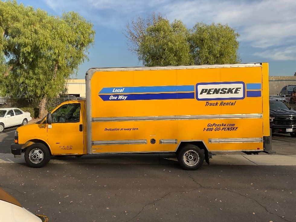 Light Duty Box Truck-Light and Medium Duty Trucks-GMC-2022-Savana G33903-Torrance-CA-27,740\n\t\tmiles-$ 47,500 - Image 4