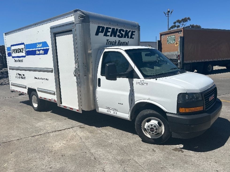 Light Duty Box Truck-Light and Medium Duty Trucks-GMC-2022-Savana G33903-Torrance-CA-32,337\n\t\tmiles-$ 43,750 - Image 1