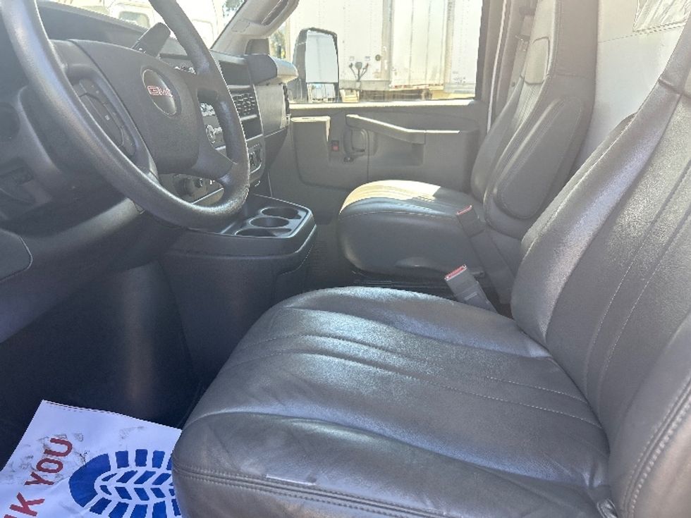 Light Duty Box Truck-Light and Medium Duty Trucks-GMC-2022-Savana G33903-Torrance-CA-32,337\n\t\tmiles-$ 43,750 - Image 19