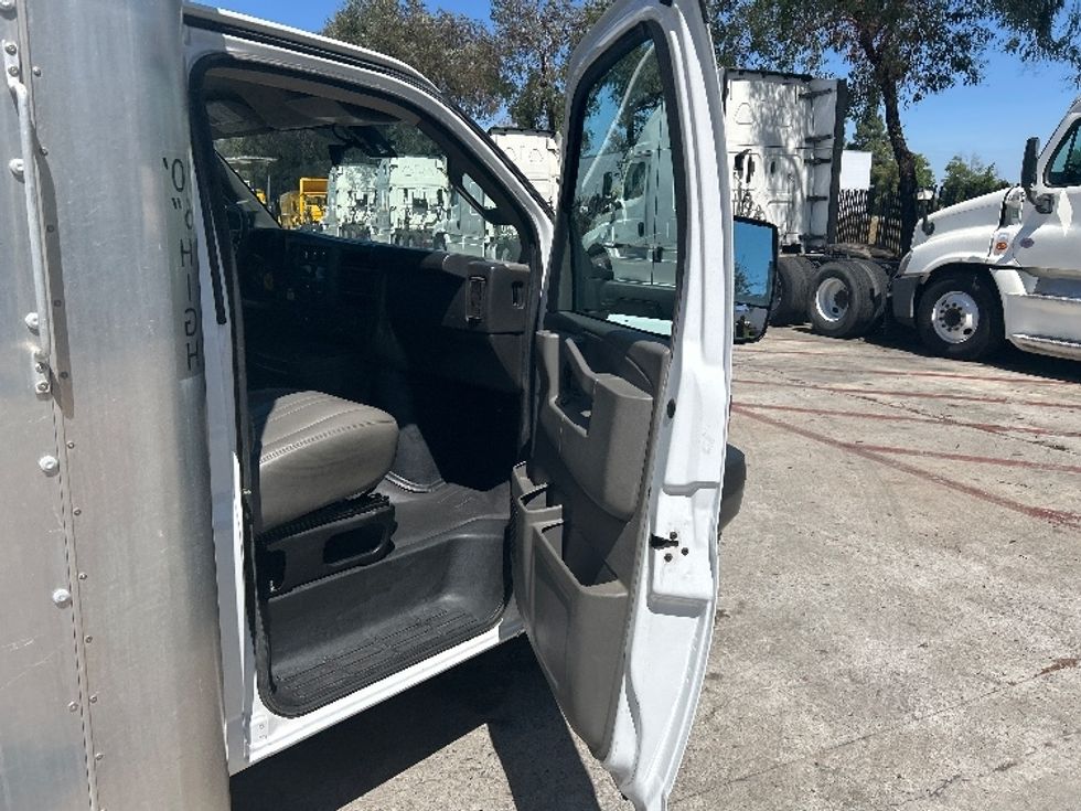 Light Duty Box Truck-Light and Medium Duty Trucks-GMC-2022-Savana G33903-Torrance-CA-32,337\n\t\tmiles-$ 43,750 - Image 20