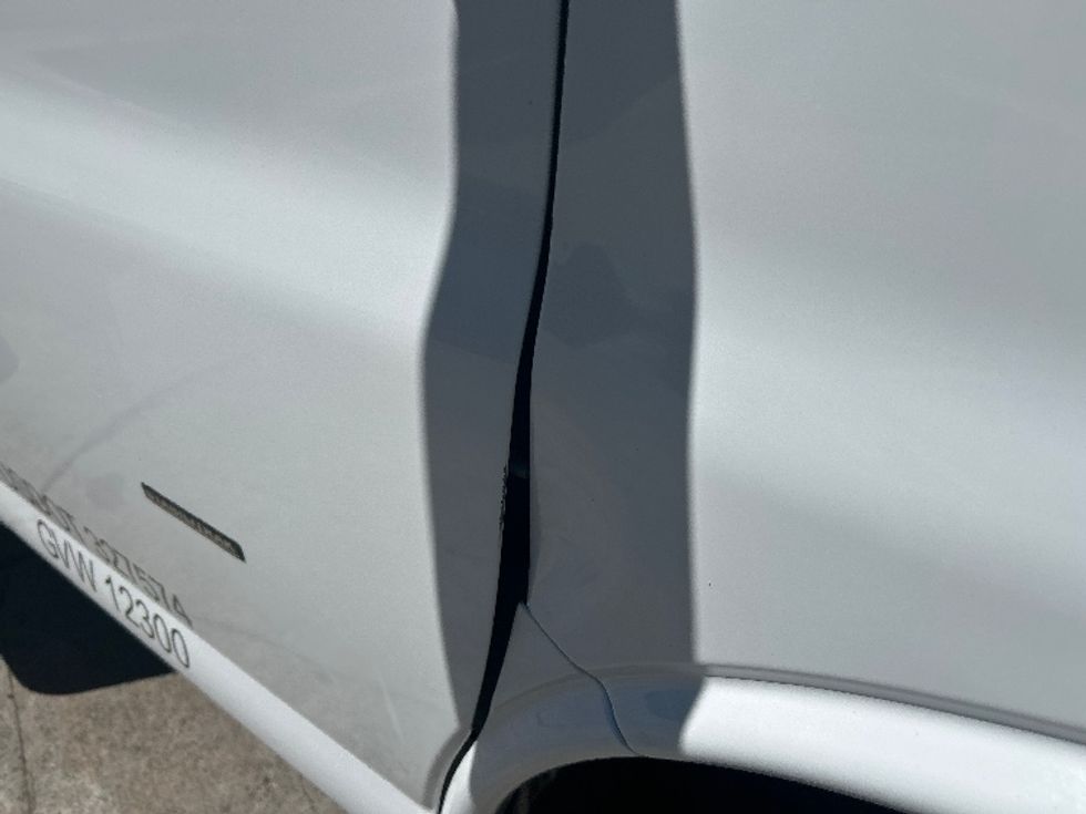 Light Duty Box Truck-Light and Medium Duty Trucks-GMC-2022-Savana G33903-Torrance-CA-32,337\n\t\tmiles-$ 43,750 - Image 27