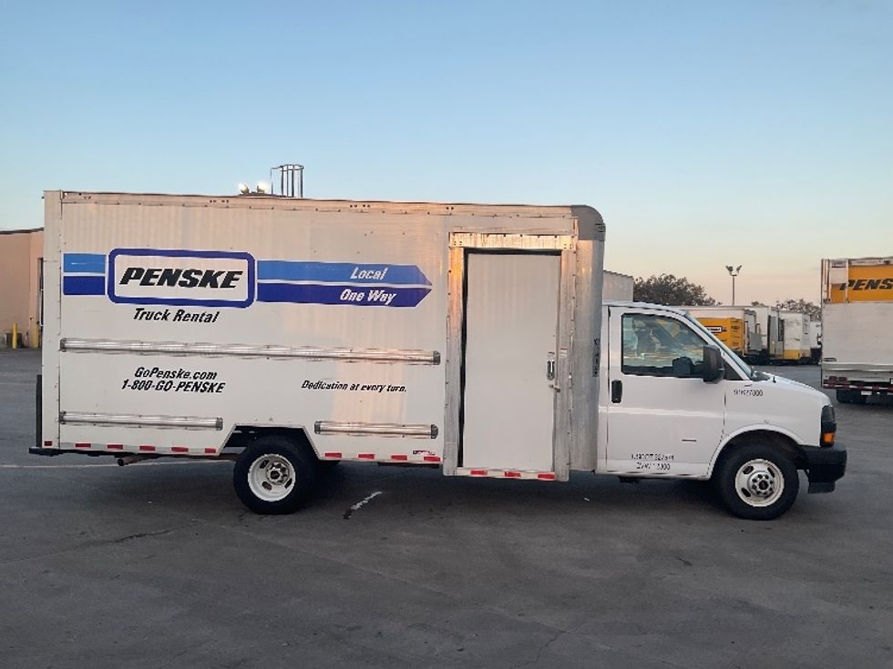 Light Duty Box Truck-Light and Medium Duty Trucks-GMC-2022-Savana G33903-Torrance-CA-35,730\n\t\tmiles-$ 48,750 - Image 15