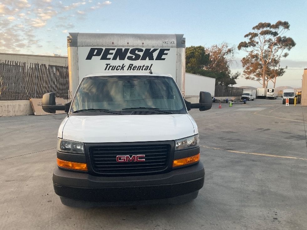 Light Duty Box Truck-Light and Medium Duty Trucks-GMC-2022-Savana G33903-Torrance-CA-35,730\n\t\tmiles-$ 48,750 - Image 2