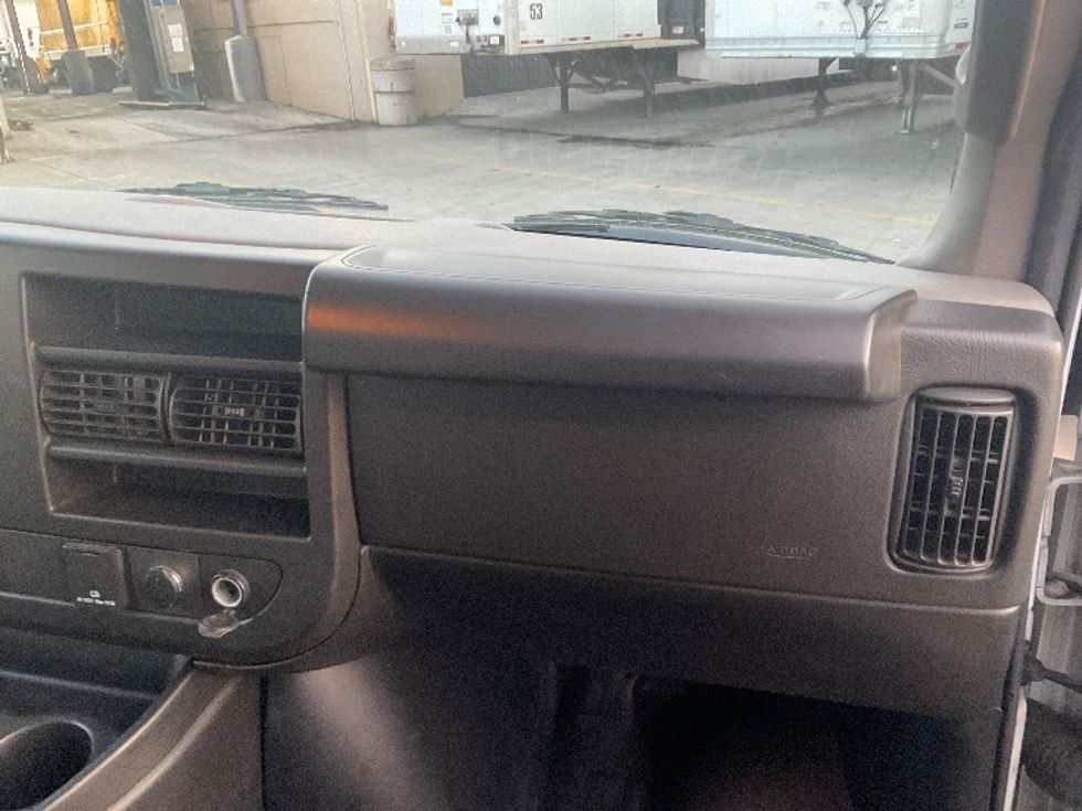 Light Duty Box Truck-Light and Medium Duty Trucks-GMC-2022-Savana G33903-Torrance-CA-35,730\n\t\tmiles-$ 48,750 - Image 21