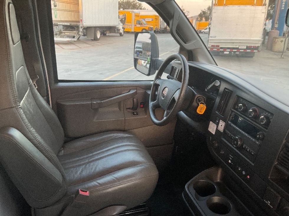 Light Duty Box Truck-Light and Medium Duty Trucks-GMC-2022-Savana G33903-Torrance-CA-35,730\n\t\tmiles-$ 48,750 - Image 22