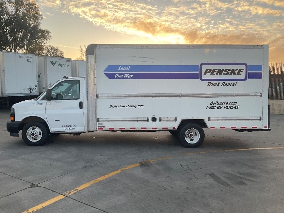 Light Duty Box Truck-Light and Medium Duty Trucks-GMC-2022-Savana G33903-Torrance-CA-35,730\n\t\tmiles-$ 48,750 - Image 4