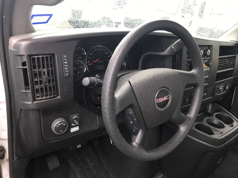 Light Duty Box Truck-Light and Medium Duty Trucks-GMC-2022-Savana G33903-Torrance-CA-40,344\n\t\tmiles-$ 46,000 - Image 17