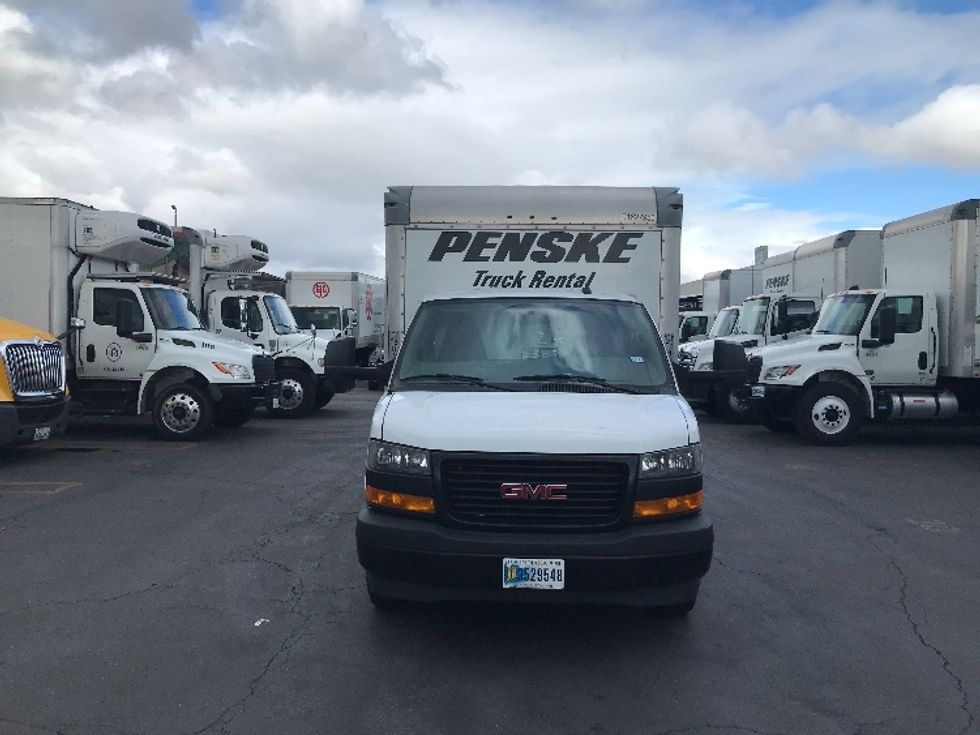 Light Duty Box Truck-Light and Medium Duty Trucks-GMC-2022-Savana G33903-Torrance-CA-40,344\n\t\tmiles-$ 46,000 - Image 2