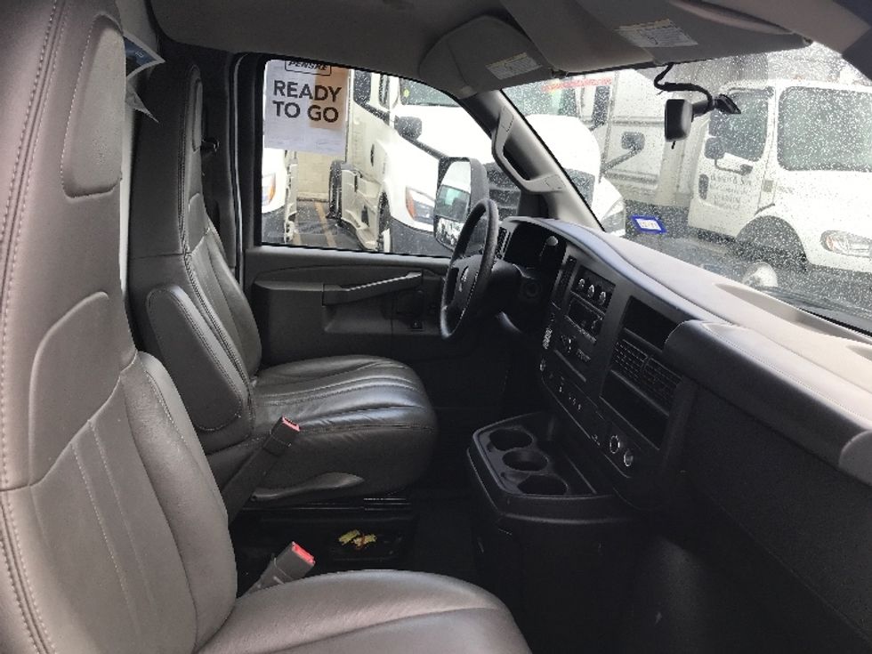 Light Duty Box Truck-Light and Medium Duty Trucks-GMC-2022-Savana G33903-Torrance-CA-40,344\n\t\tmiles-$ 46,000 - Image 22