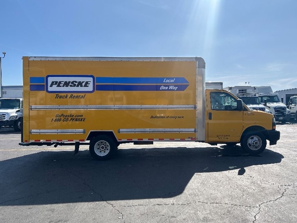 Light Duty Box Truck-Light and Medium Duty Trucks-GMC-2022-Savana G33903-Torrance-CA-90,859\n\t\tmiles-$ 30,750 - Image 15