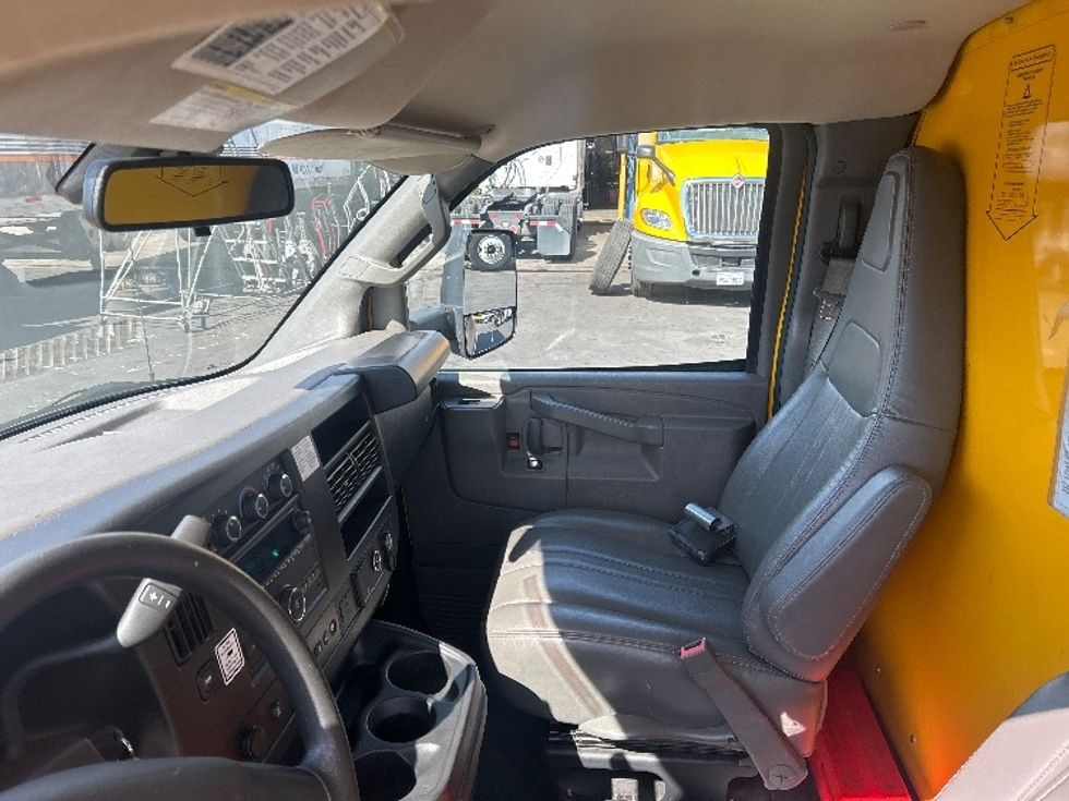 Light Duty Box Truck-Light and Medium Duty Trucks-GMC-2022-Savana G33903-Torrance-CA-90,859\n\t\tmiles-$ 30,750 - Image 19